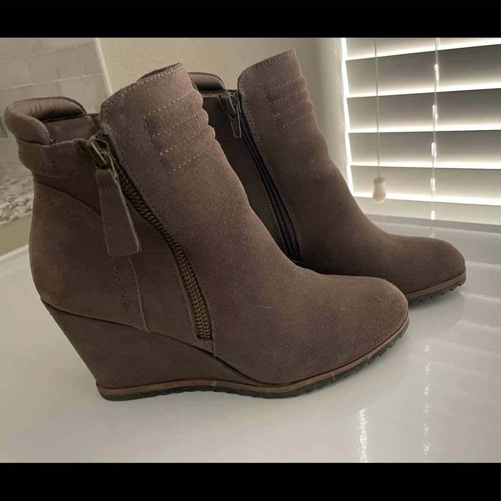 Brown gray wedge boots, Women’s size 7
